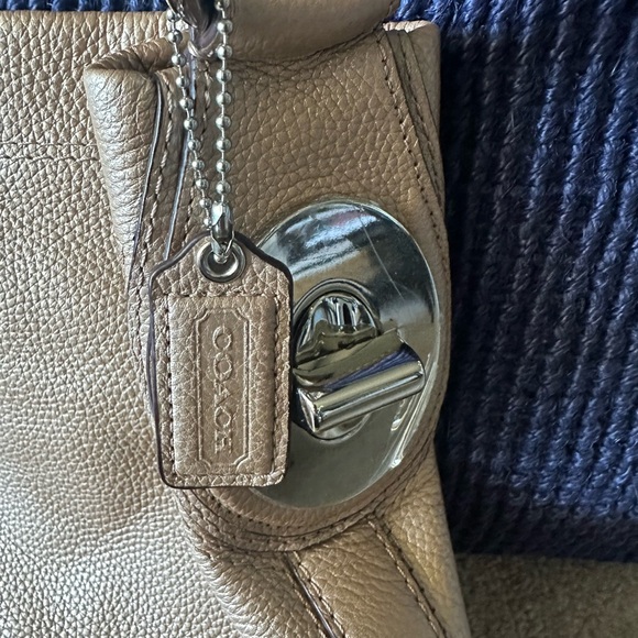 COACH METALLIC BEIGE PEBBLE LEATHER SHOULDER BAG, “PENELOPE”, 2011, HARDLY USED - Picture 8 of 10